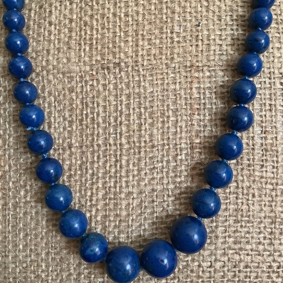Vintage 14KT gold Genuine lapis bead necklace. - Picture 3 of 7